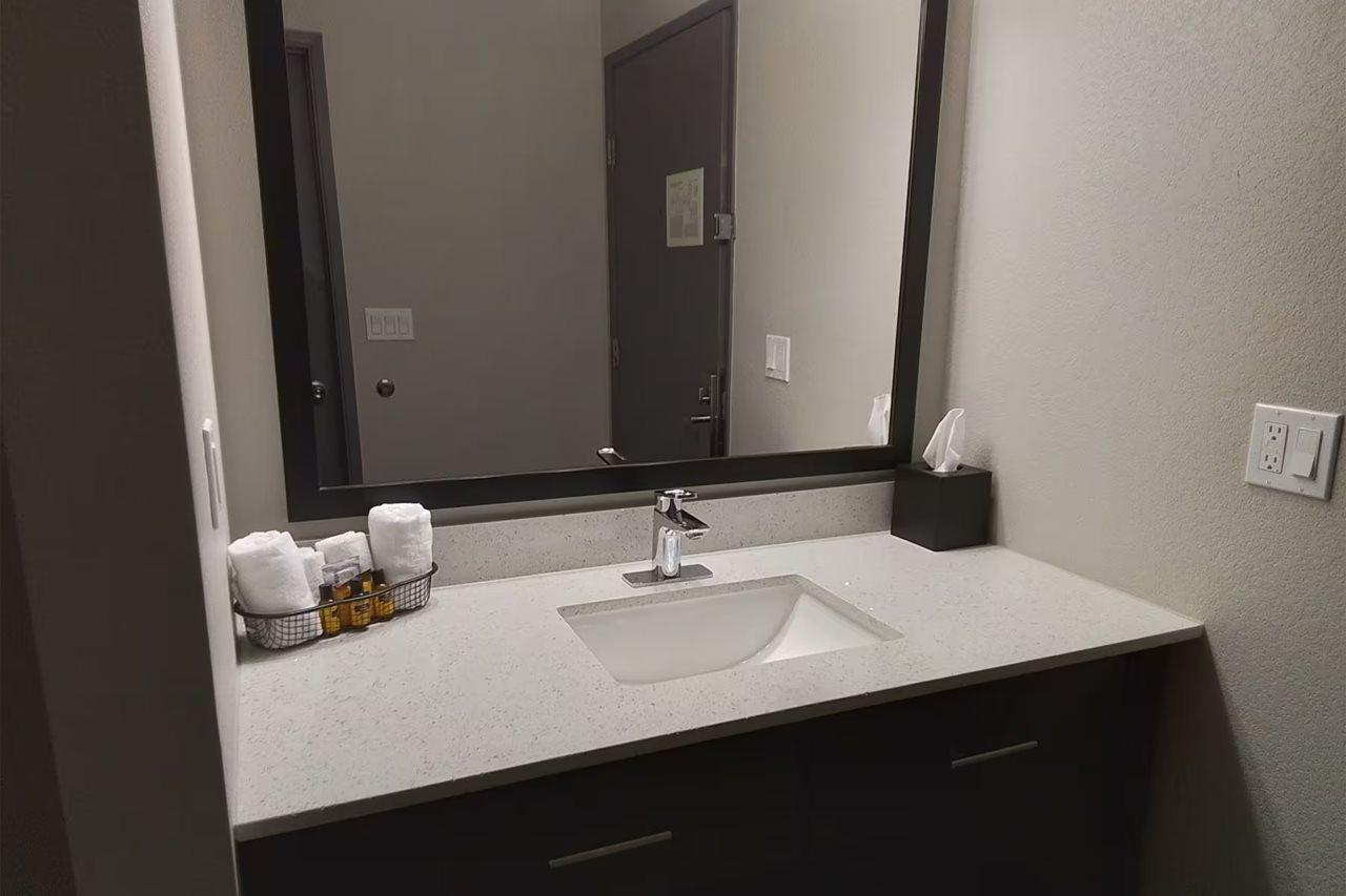 Baymont By Wyndham Moses Lake Extérieur photo