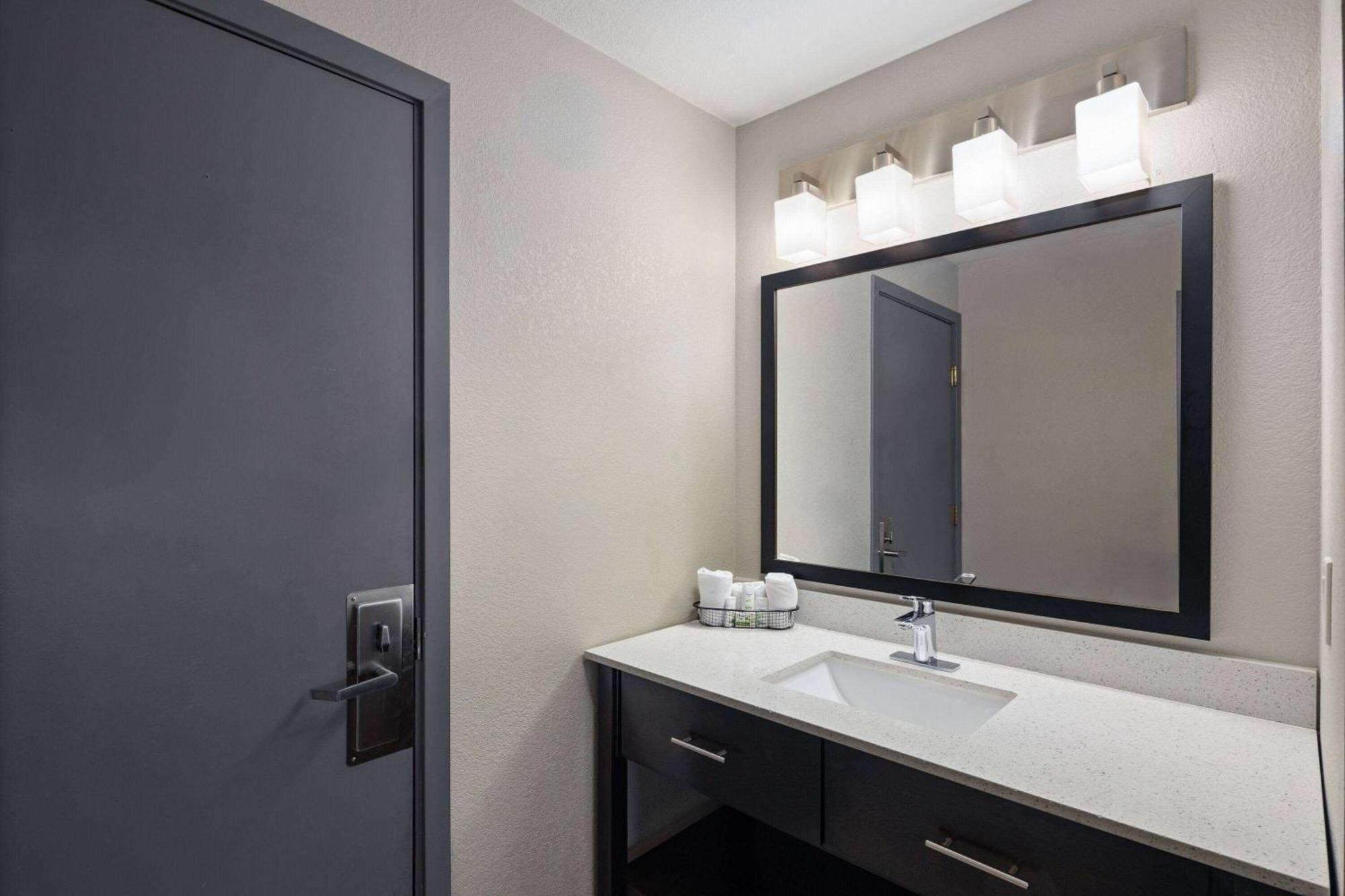 Baymont By Wyndham Moses Lake Extérieur photo