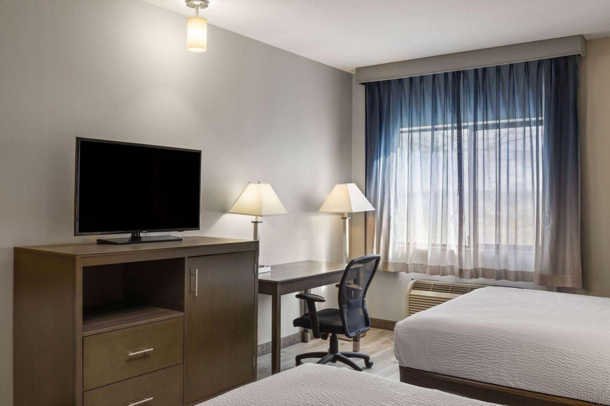 Baymont By Wyndham Moses Lake Extérieur photo