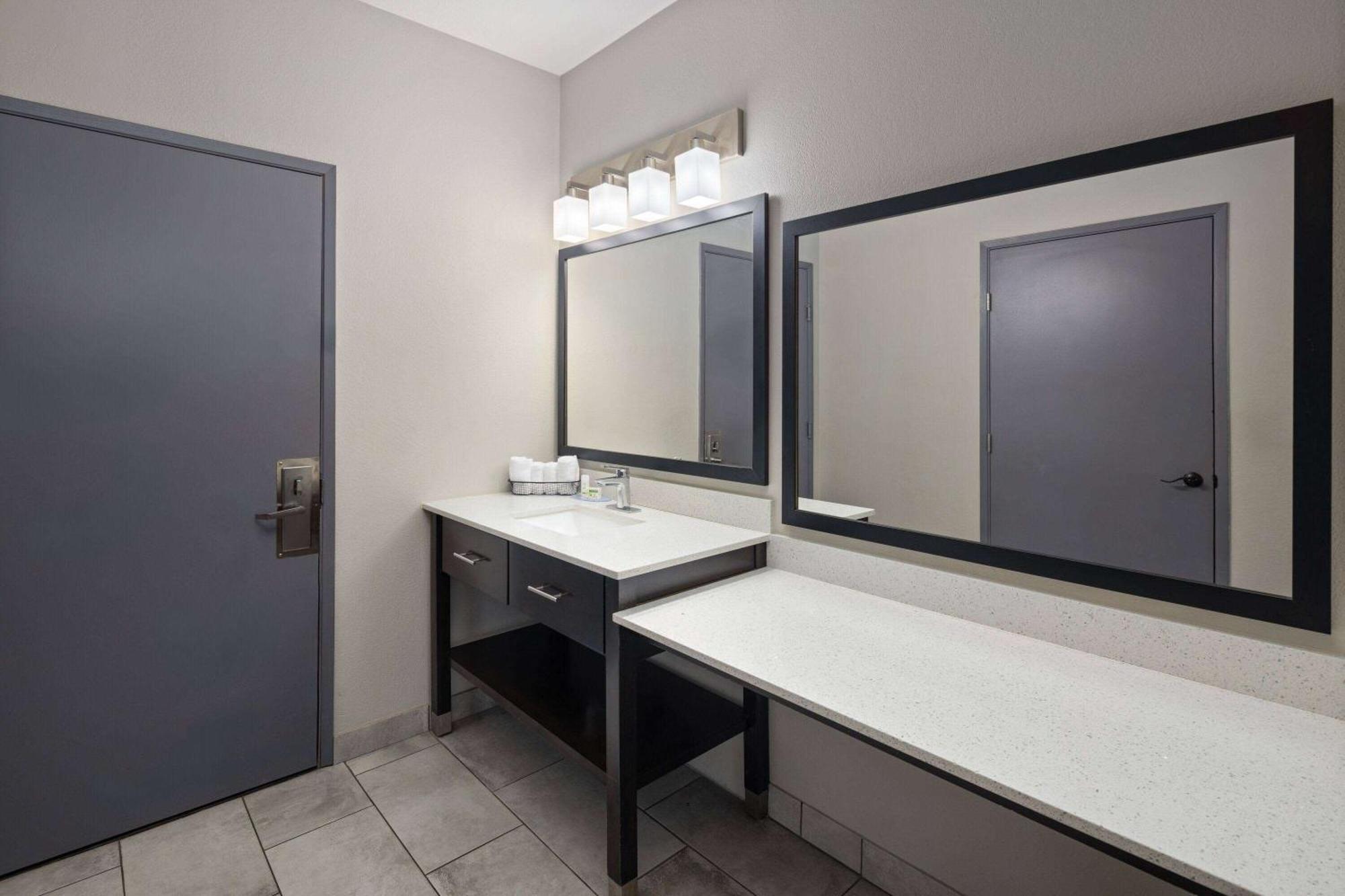 Baymont By Wyndham Moses Lake Extérieur photo