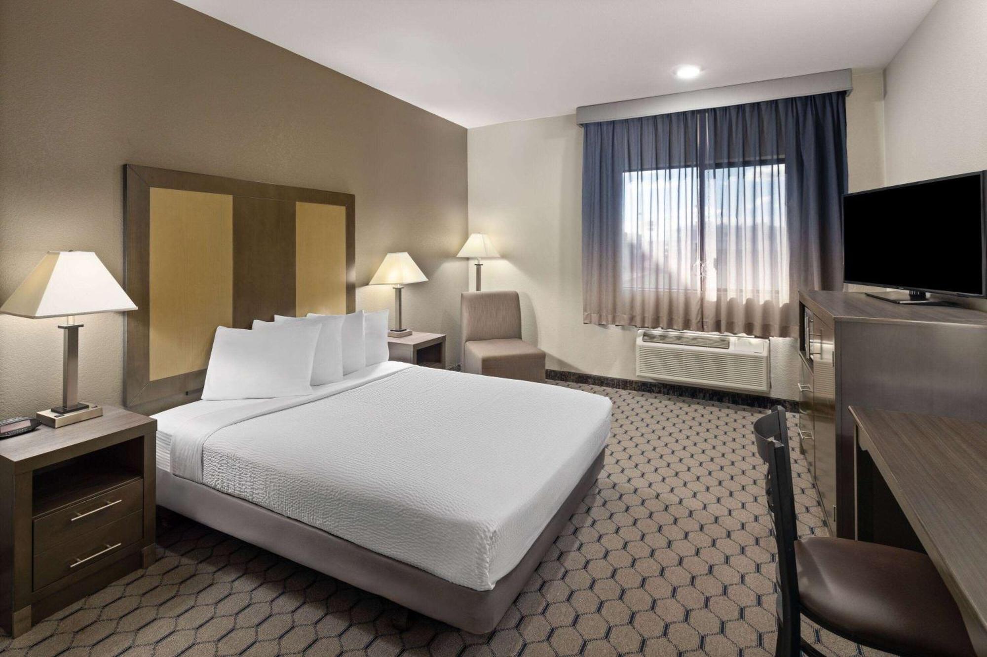 Baymont By Wyndham Moses Lake Extérieur photo