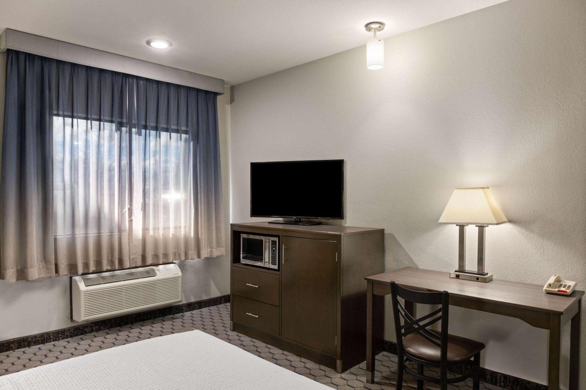 Baymont By Wyndham Moses Lake Extérieur photo