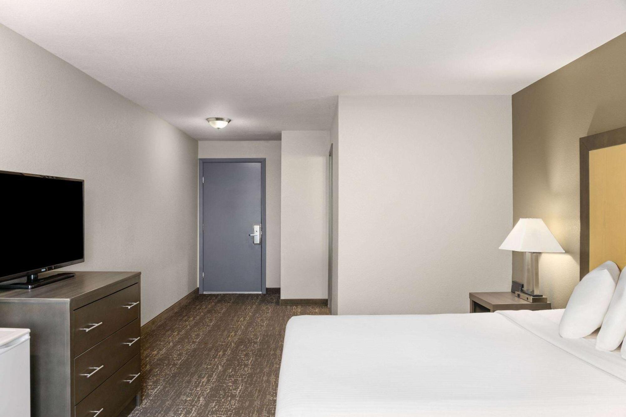 Baymont By Wyndham Moses Lake Extérieur photo