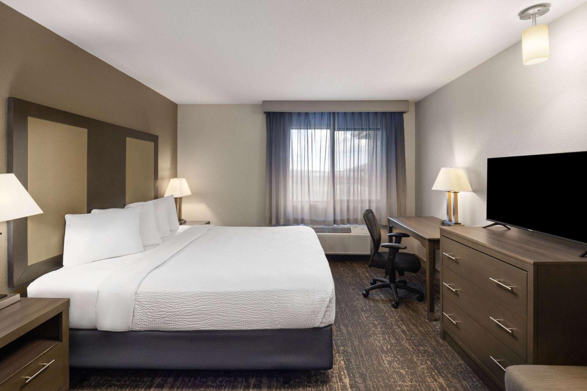 Baymont By Wyndham Moses Lake Extérieur photo
