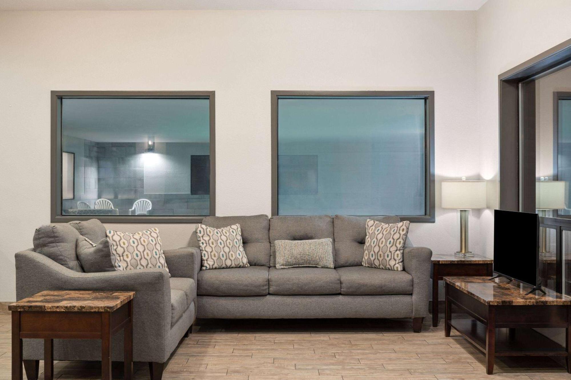 Baymont By Wyndham Moses Lake Extérieur photo